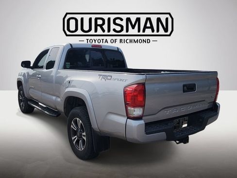 Used 2016 Toyota Tacoma TRD Sport w/ Towing Package RWD image 5
