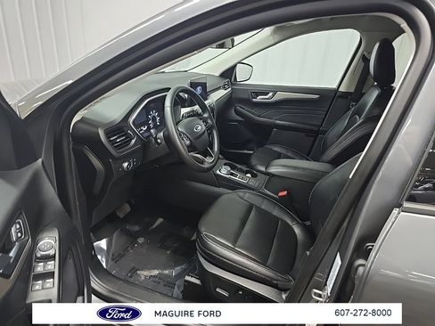 Used 2022 Ford Escape SEL image 32