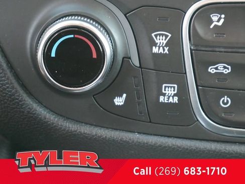Used 2020 Chevrolet Equinox LT w/ Driver Convenience Package FWD image 35