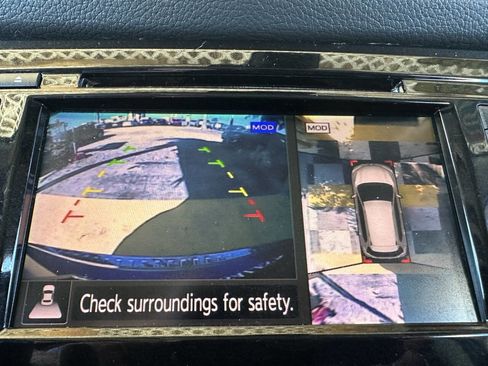 Used 2018 Nissan Rogue SL w/ Premium Package image 10