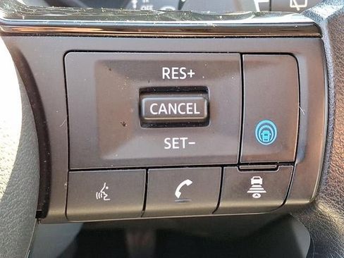 Used 2022 Nissan Rogue SV image 53