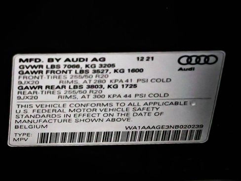Used 2022 Audi e-tron Premium w/ Convenience Plus Package image 25
