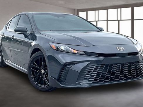 Used 2026 Toyota Camry SE FWD image 3