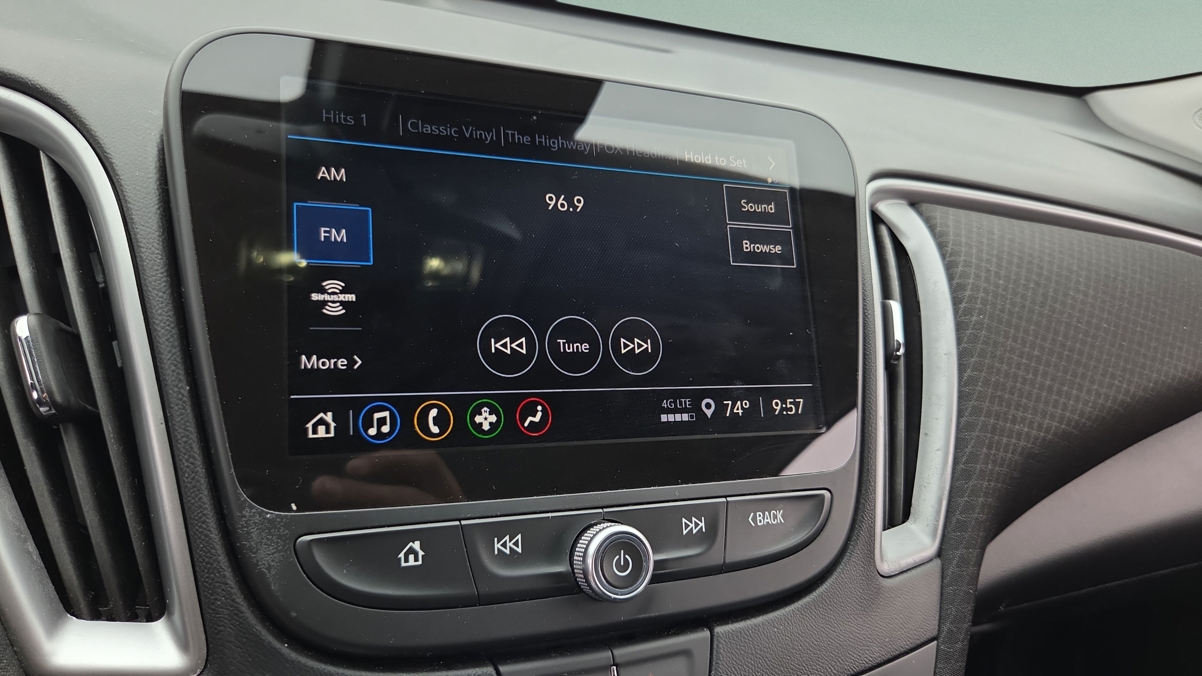 Used 2025 Chevrolet Malibu LT FWD image 18