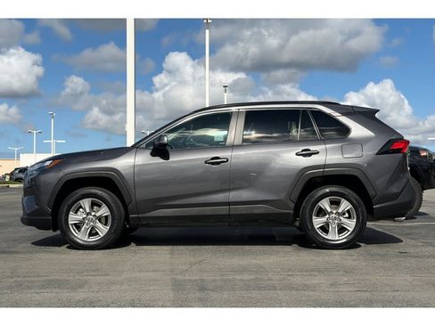 Used 2025 Toyota RAV4 XLE AWD/4WD image 7