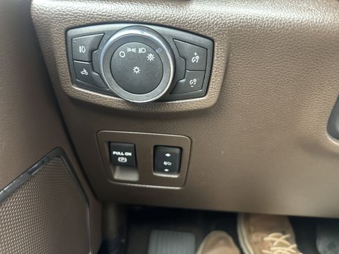 Used 2018 Ford F150 King Ranch w/ Equipment Group 601A Luxury image 31