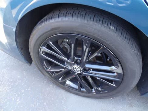 Used 2025 Toyota Camry SE FWD image 9