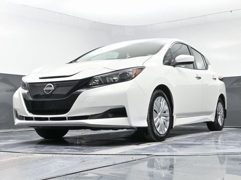 Used 2023 Nissan Leaf S image 47