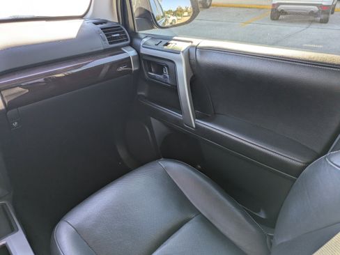 Used 2016 Toyota 4Runner Limited image 18