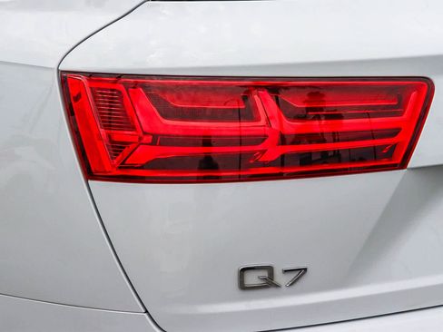 Used 2017 Audi Q7 3.0T Premium Plus AWD/4WD image 11