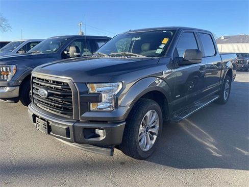 Used 2017 Ford F150 XL w/ Equipment Group 101A Mid image 3