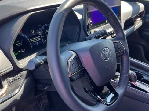 Used 2026 Toyota Grand Highlander AWD Hybrid image 14