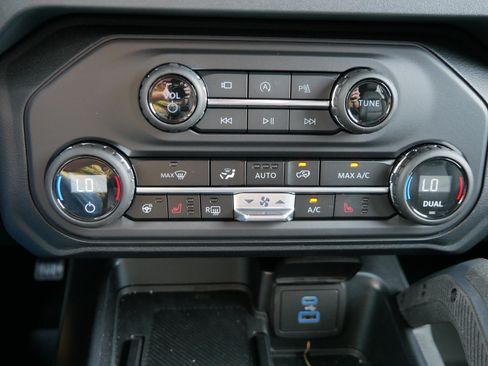 Used 2025 Ford Bronco Outer Banks w/ Sasquatch Package AWD/4WD image 27