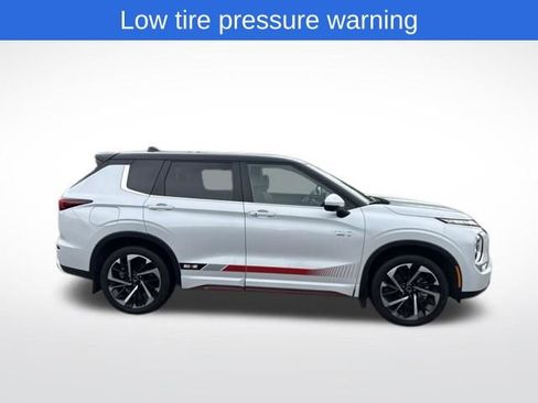 Used 2024 Mitsubishi Outlander SEL AWD/4WD image 8