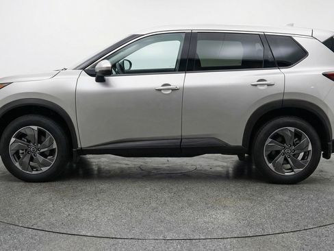 Used 2025 Nissan Rogue SV image 5