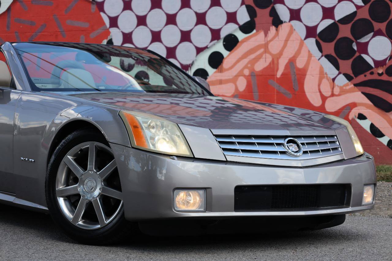Used 2005 Cadillac XLR RWD image 5