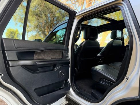 Used 2019 Ford Expedition Limited image 38