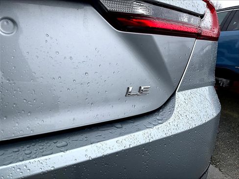 Used 2025 Toyota Camry LE image 29