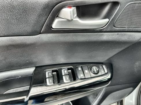 Used 2020 Kia Sportage EX FWD image 16