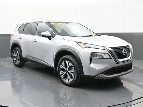 Used 2022 Nissan Rogue SV FWD image 1