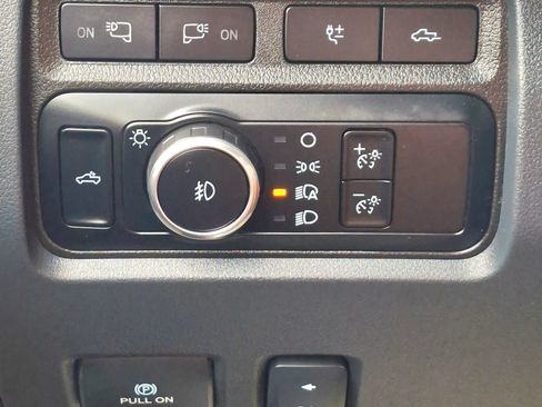 Used 2024 Ford F250 Platinum AWD/4WD image 30
