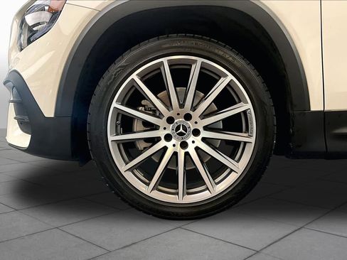 Used 2021 Mercedes-Benz GLB 250 image 10