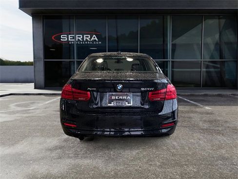 Used 2016 BMW 320i xDrive Sedan image 3