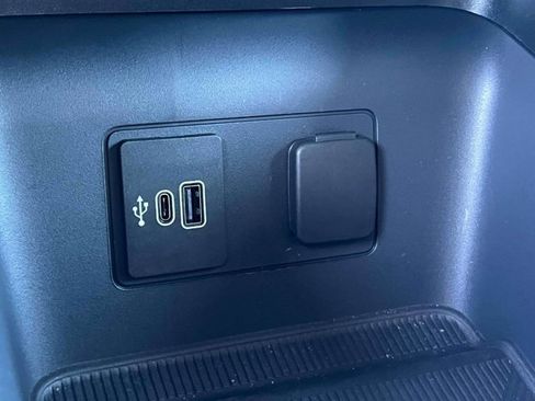 Used 2026 Ford Explorer Active AWD/4WD image 33