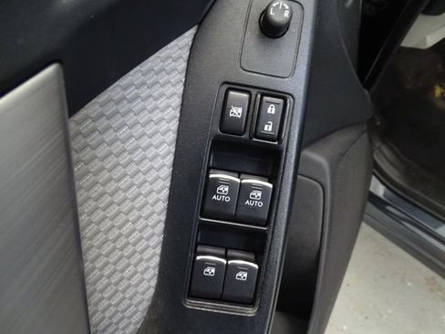 Used 2018 Subaru Forester 2.5i Premium w/ All-Weather Package AWD/4WD image 9