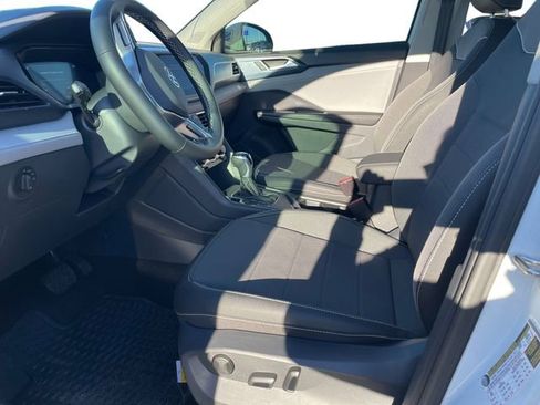 New 2024 Volkswagen Taos SE image 9