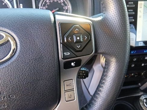 Used 2020 Toyota 4Runner Limited image 20