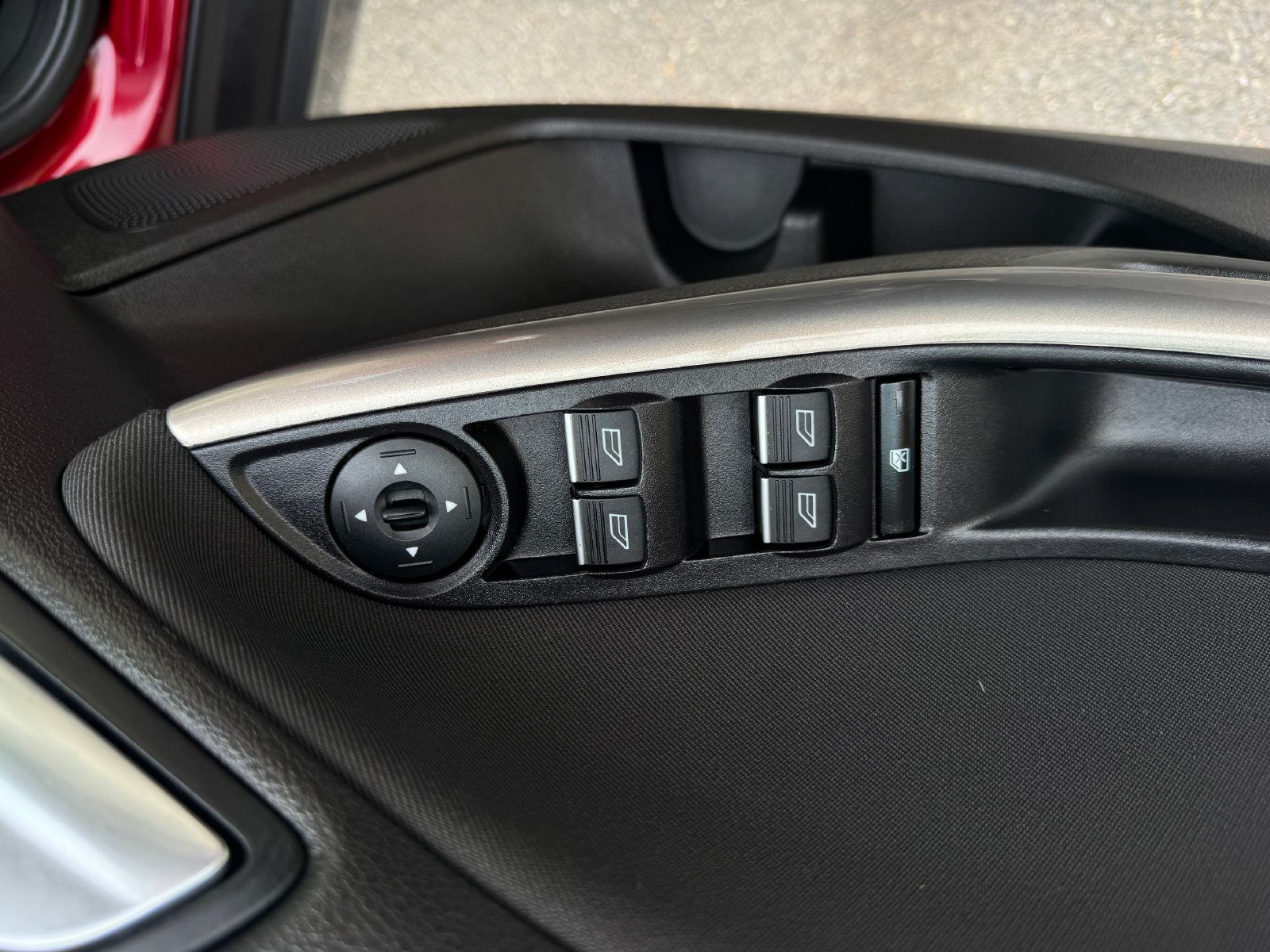 Used 2016 Ford Focus Titanium FWD image 13