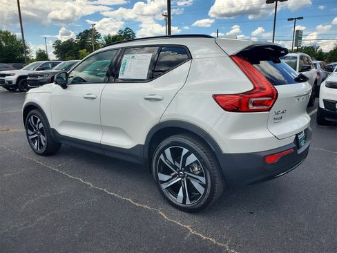 Used 2023 Volvo XC40 B5 Plus w/ Protection Package Premier image 4