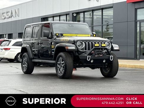 Used 2024 Jeep Wrangler Unlimited Sahara AWD/4WD image 1