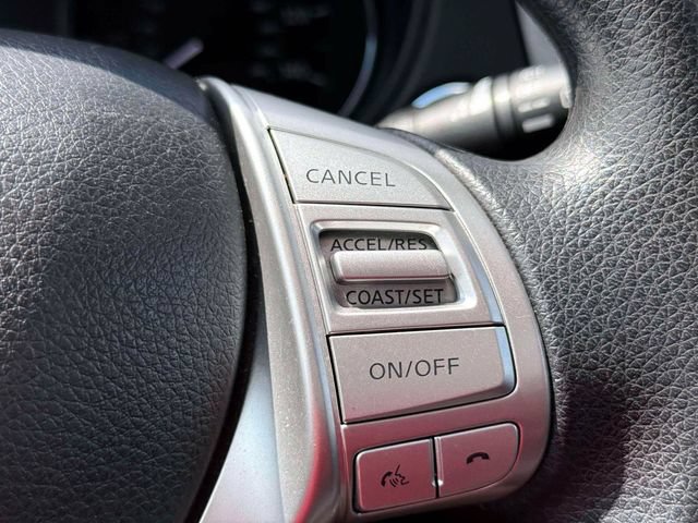 Used 2016 Nissan Rogue SV FWD image 23