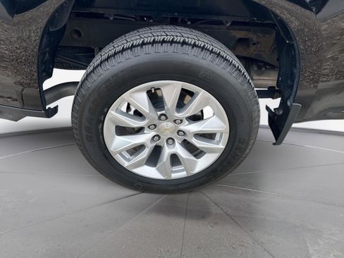 Used 2020 Chevrolet Silverado 1500 Custom w/ Custom Value Package image 9