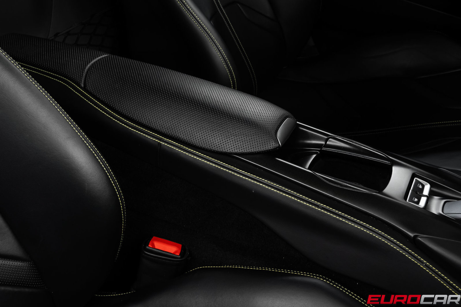 Used 2020 Ferrari 812 Superfast RWD image 37