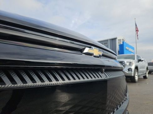 New 2026 Chevrolet Equinox EV LT image 16