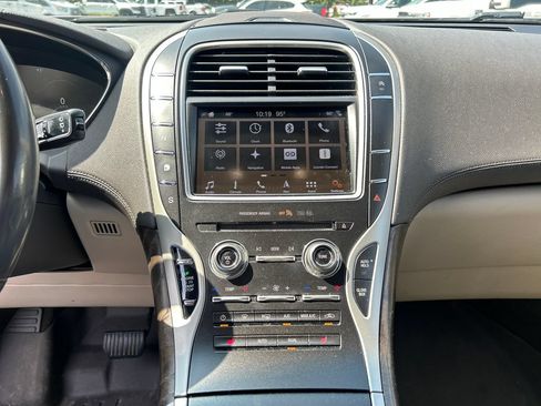 Used 2019 Lincoln Nautilus Select FWD image 16