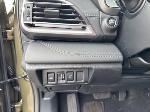 Certified 2025 Subaru Outback Limited image 28