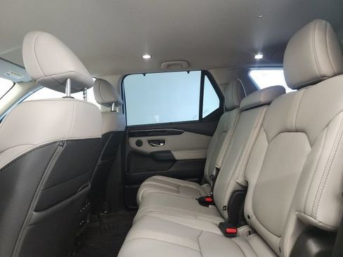 Used 2025 Honda Pilot EX-L image 11