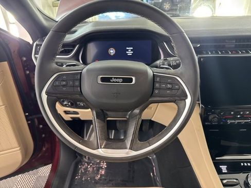 Used 2024 Jeep Grand Cherokee Limited w/ Luxury Tech Group II image 26