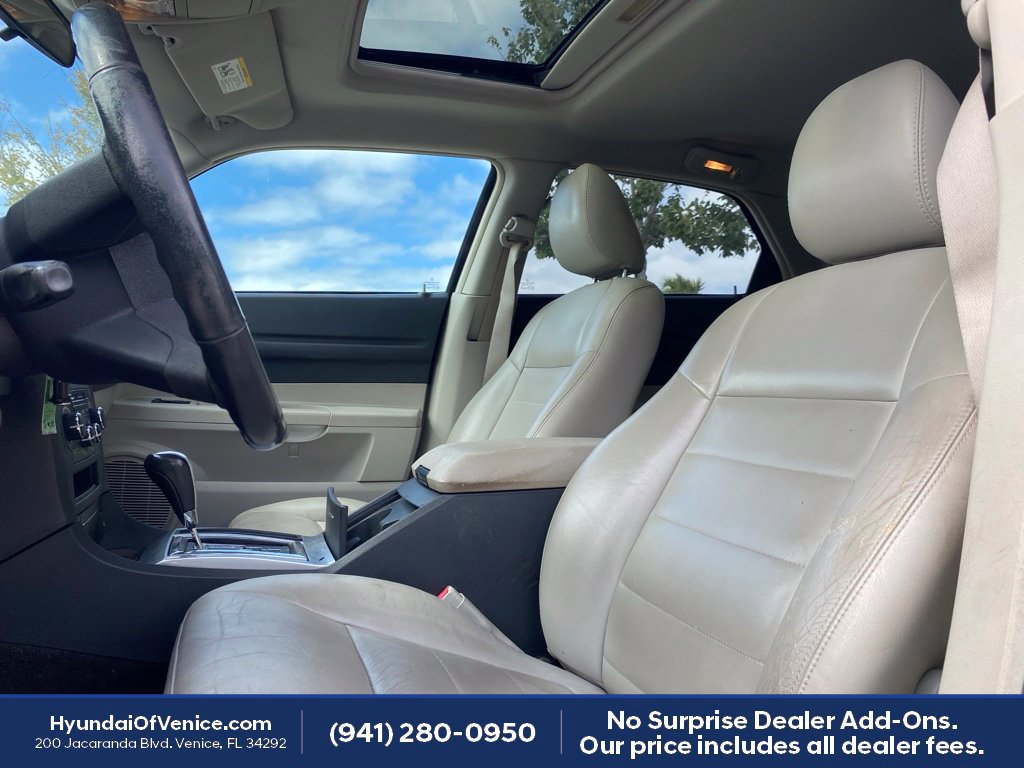 Used 2005 Dodge Magnum R/T w/ Convenience Group II RWD image 2
