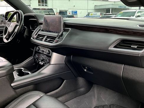 Used 2023 Chevrolet Tahoe Z71 w/ Luxury Package AWD/4WD image 22