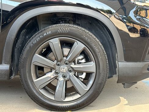 Used 2025 Honda Pilot Sport image 5