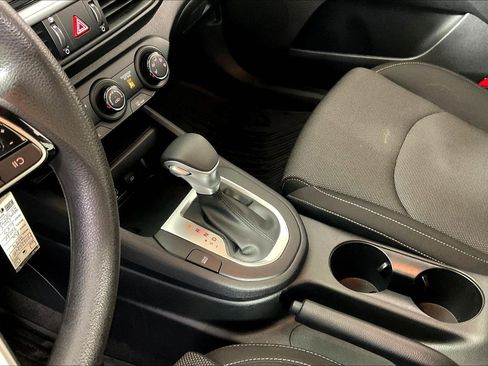 Certified 2024 Kia Forte LXS image 18