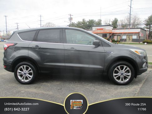 Used 2017 Ford Escape SE AWD/4WD image 4