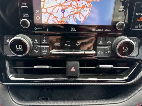 Used 2022 Toyota Highlander XSE image 33