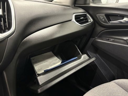 Used 2018 Chevrolet Equinox LT image 18
