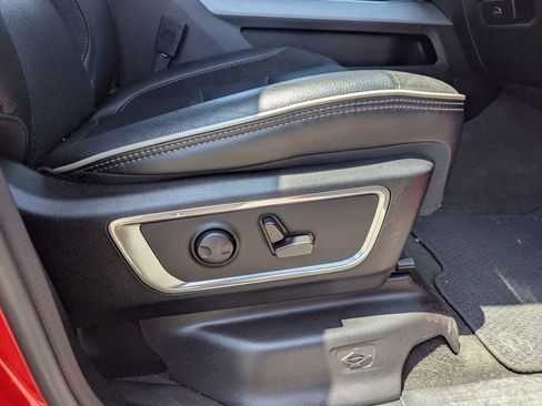 Used 2024 RAM 1500 Laramie AWD/4WD image 37